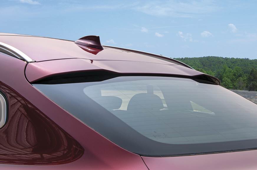 2019 BMW X4 spoiler