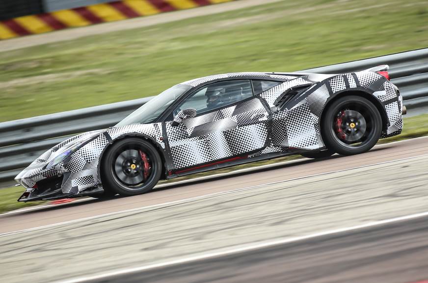 Ferrari 488 Pista side action