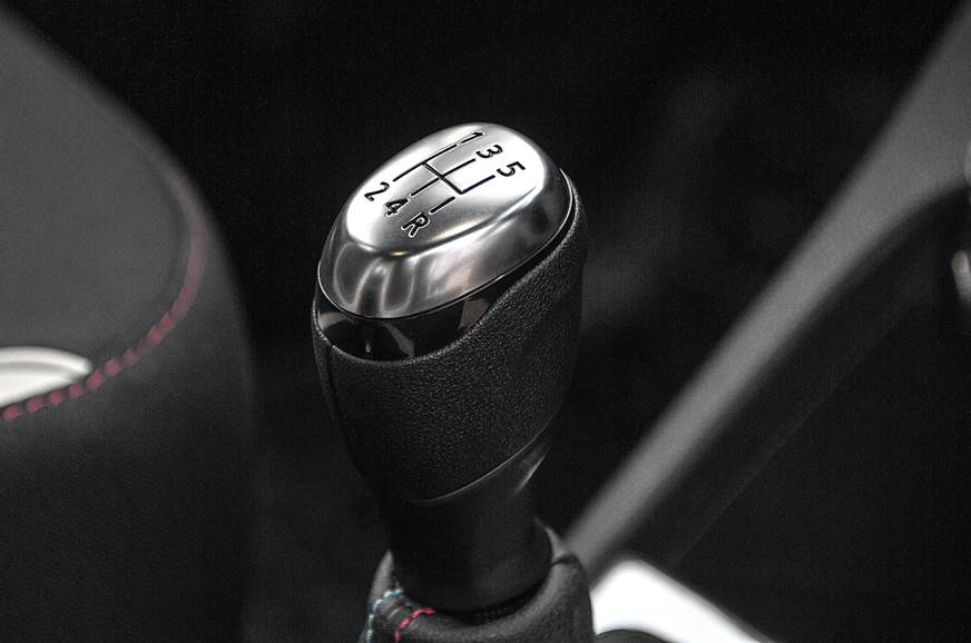 Renault Captur gear