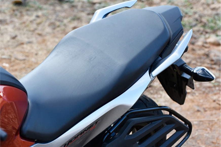 Honda Cb Hornet 160r Vs Suzuki Gixxer Vs Pulsar As 150