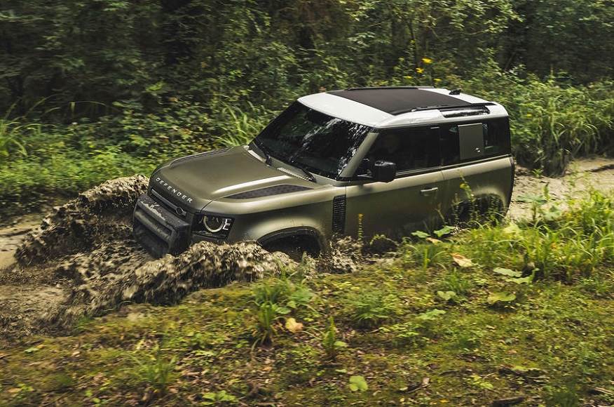 Land Rover Defender off-road Land Rover Defender off-road