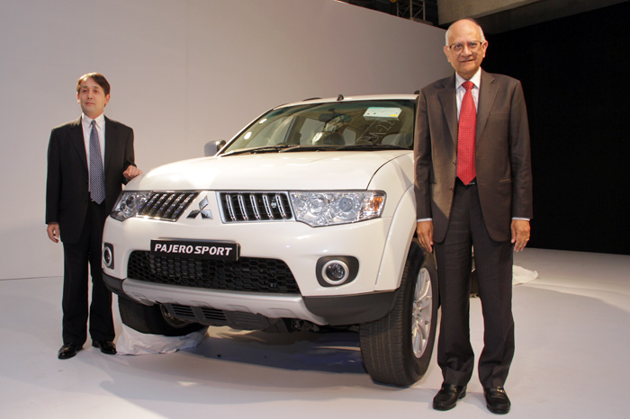 mitsubishi pajero sport car price in india