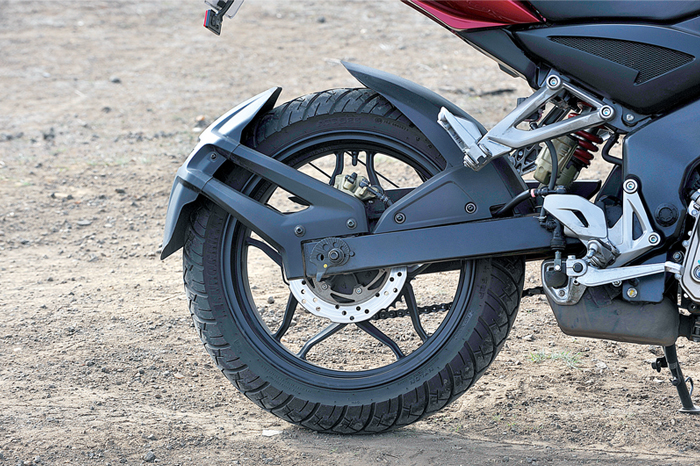 Bajaj Pulsar 200NS Vs KTM 200 Duke  - Image 2