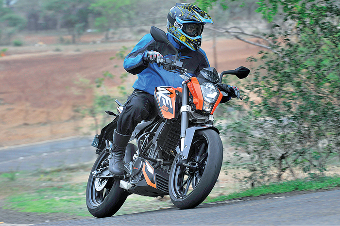 Bajaj Pulsar 200NS Vs KTM 200 Duke  - Image 18