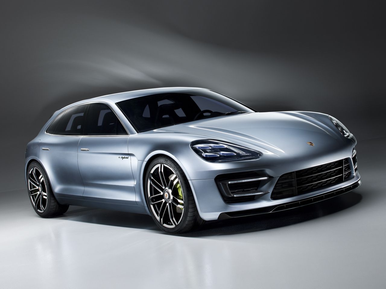 Porsche readies BMW 5-series rival