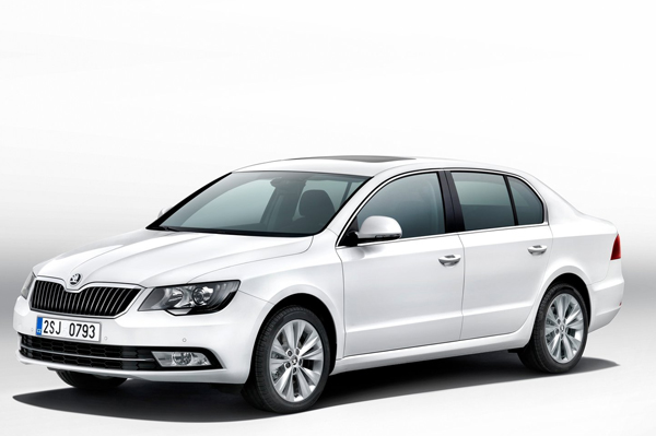 Skoda Superb facelift revealed
