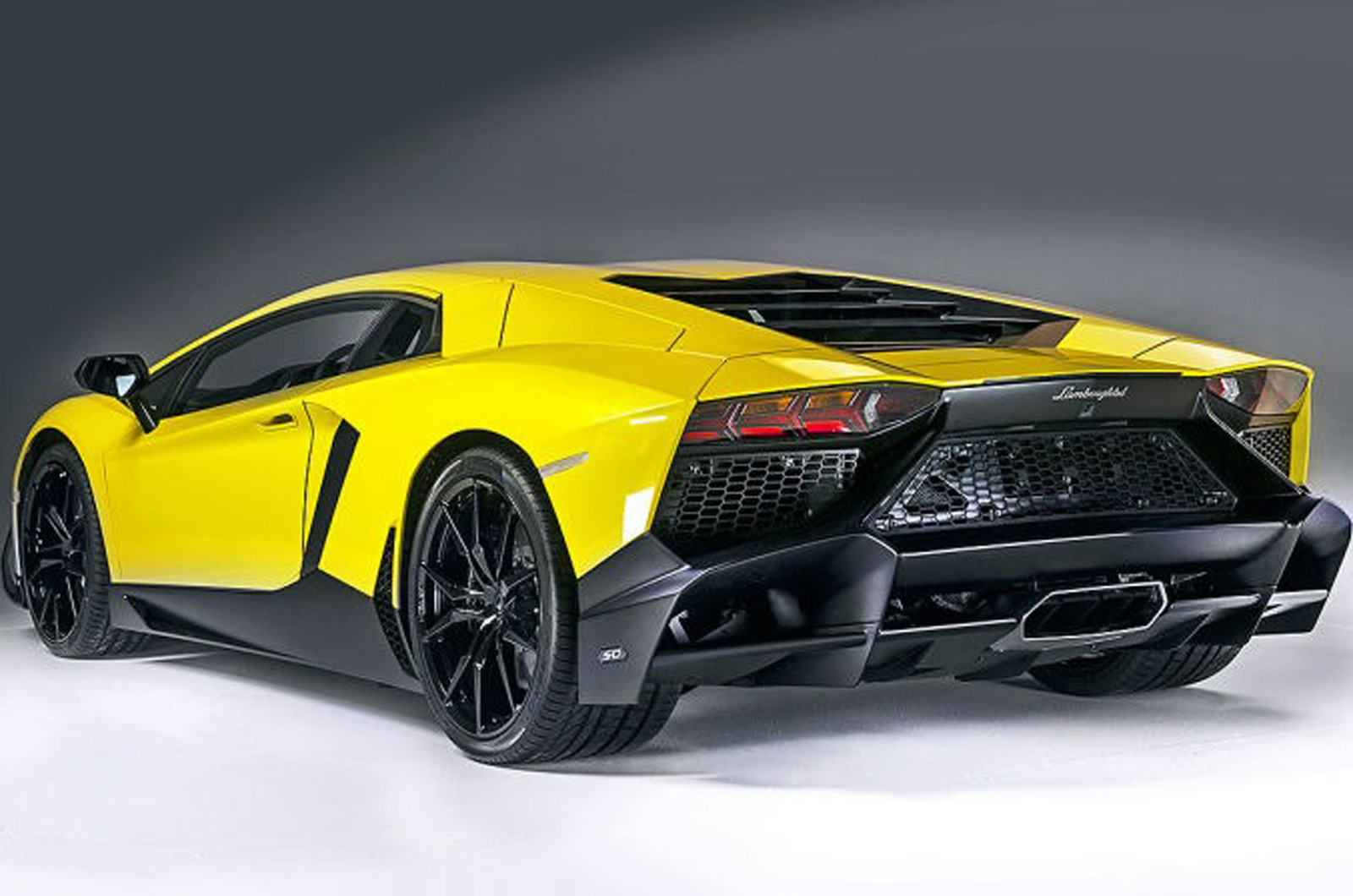 Lamborghini Aventador LP720-4 50 Anniversario Edition revealed