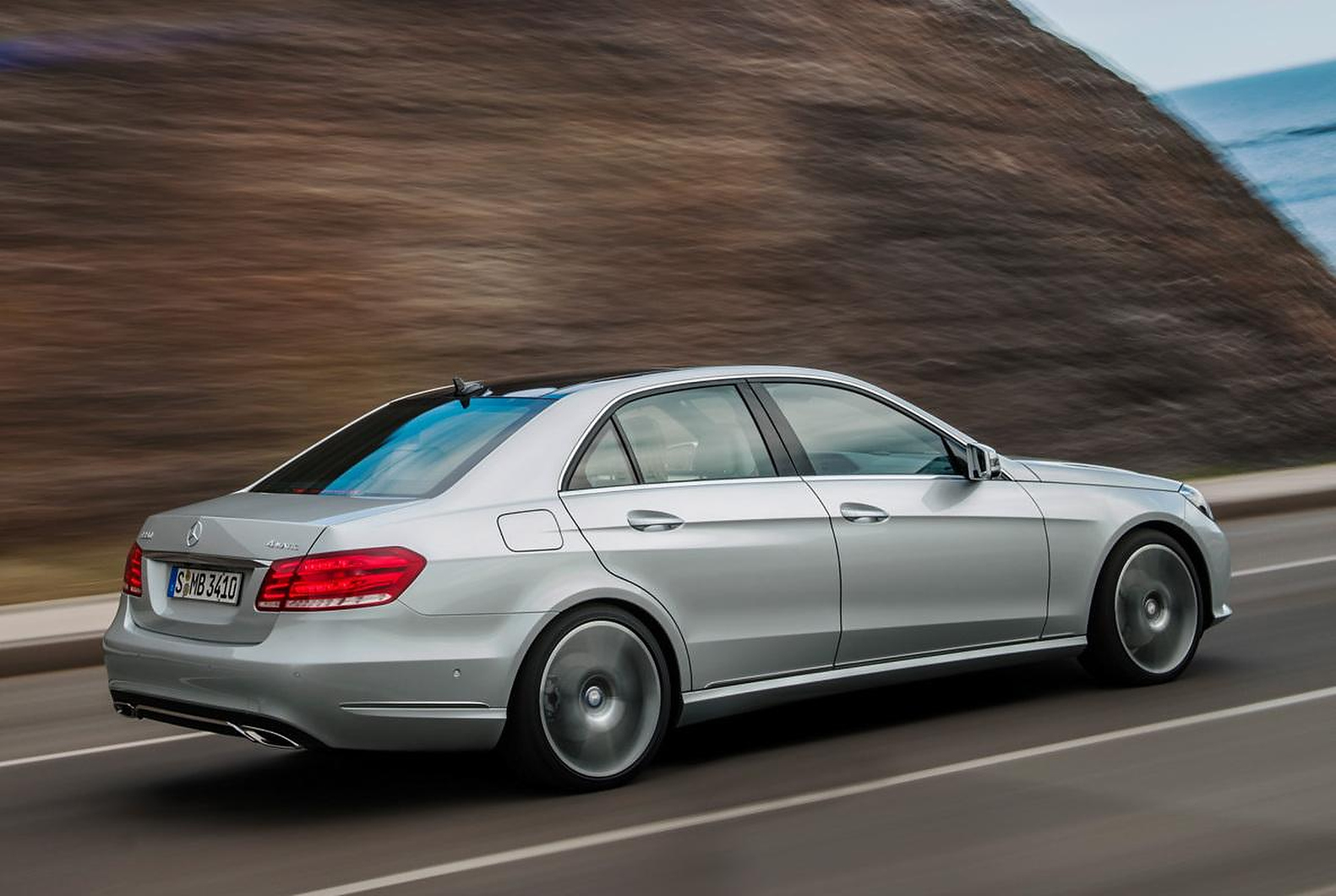 Mercedes-Benz introduces 9-speed gearbox