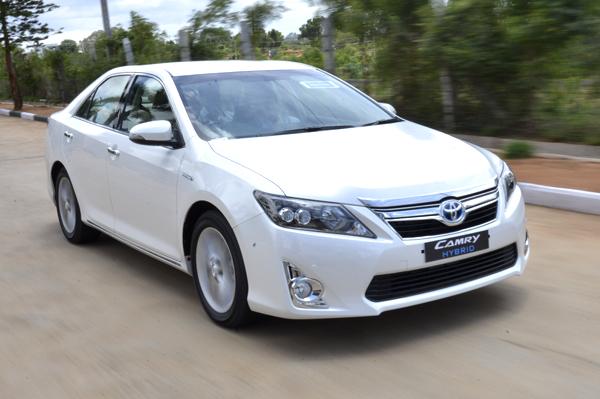 2013 Toyota Camry Hybrid launched at Rs 29.75 lakh - Image 2