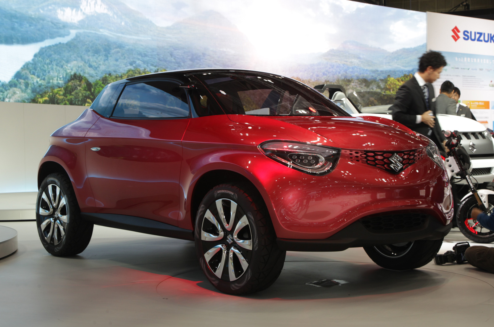 Suzuki showcases Crosshiker compact crossover concept