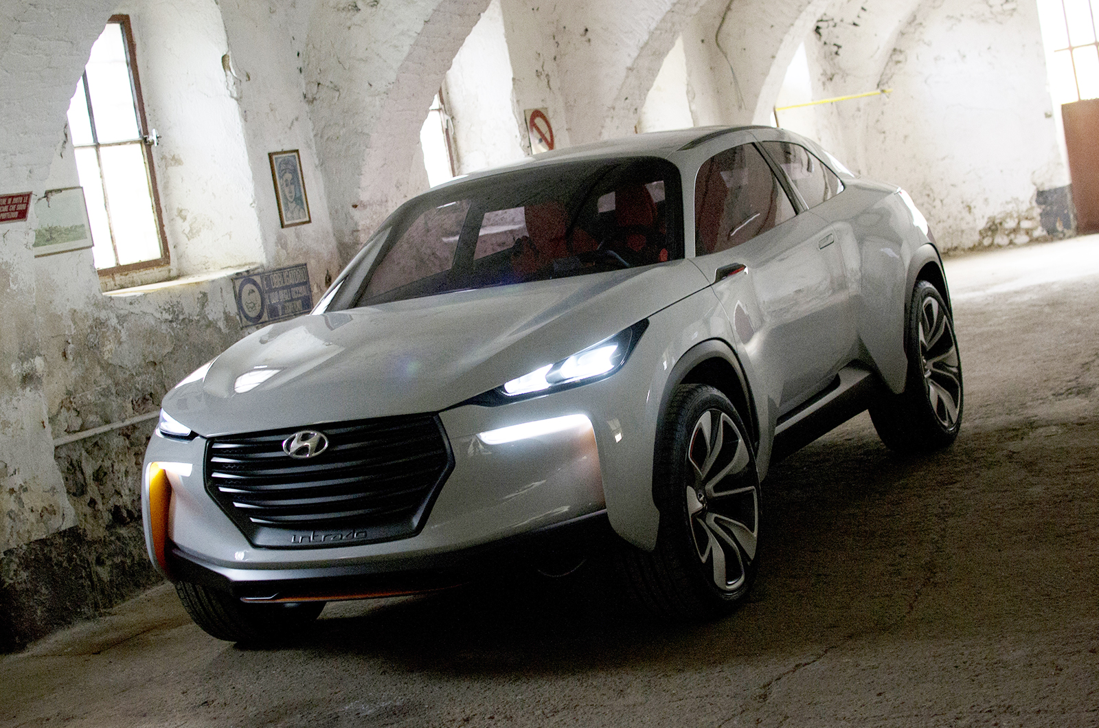 Geneva Hyundai Intrado Concept Revealed Autocar India