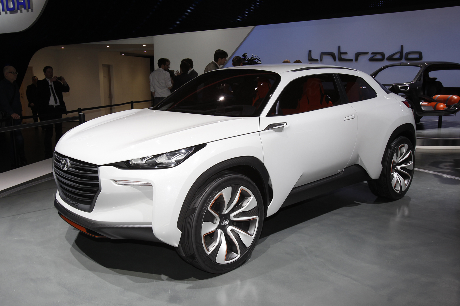 Geneva 2014: Hyundai showcases Intrado SUV concept