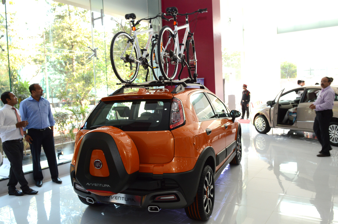 Fiat Avventura and Abarth 500 on display in Mumbai - Image 3