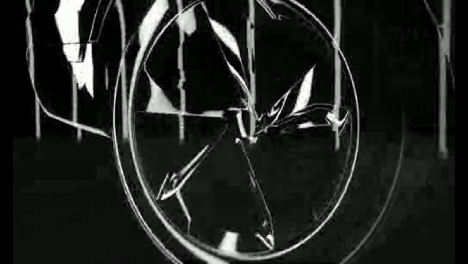 Bentley releases video on upcoming SUV's styling - Image 2