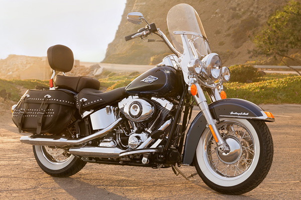 Triumph Thunderbird LT vs rivals: specifications comparison - Image 2