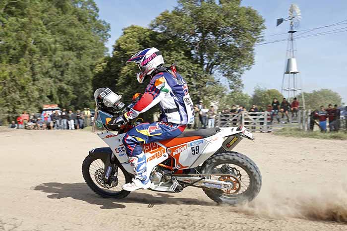 Dakar: Santosh storms into top 50 on day two