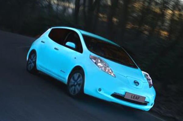 Nissan develops organic glow-in-the-dark car paint