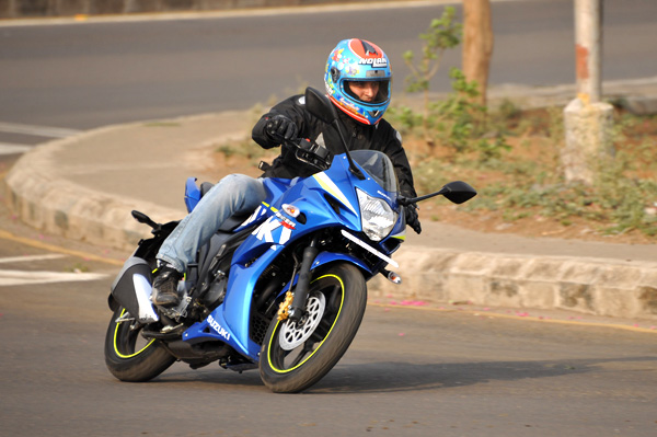 Suzuki gixxer discount sf 150 helmet