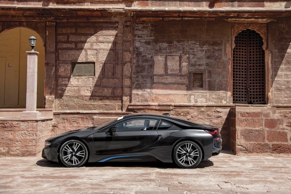 Mobil 1 Great car great road: BMW i8 - Image 2