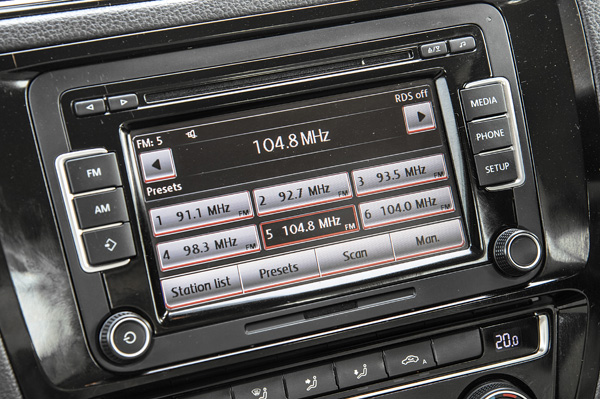 Hyundai Elantra diesel vs Volkswagen Jetta comparison - Image 10