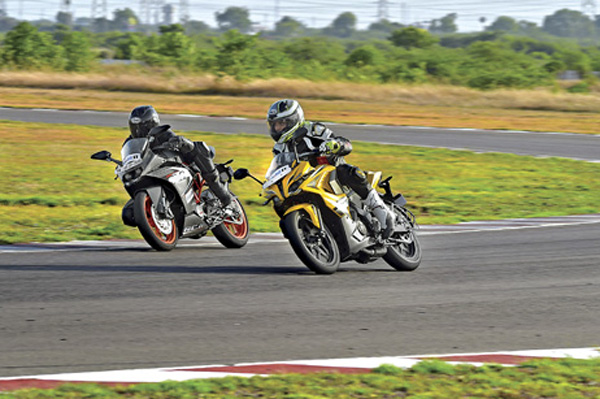Bajaj Pulsar RS 200 vs KTM RC 200 comparison - Image 2