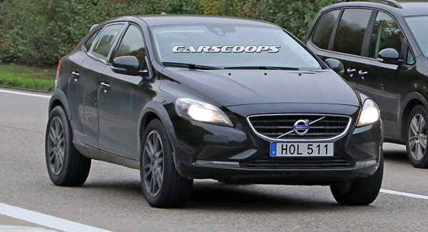 Volvo XC40 compact crossover begins testing