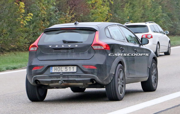 Volvo XC40 compact crossover begins testing - Image 2