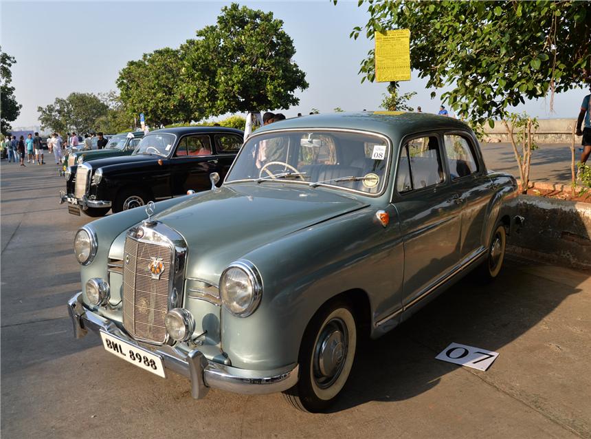 Mercedes Vintage car rally on December 13, 2015