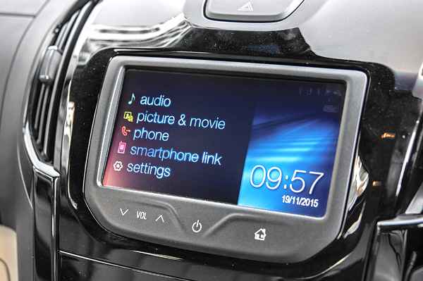 Chevrolet Trailblazer vs Toyota Fortuner comparison - Image 13