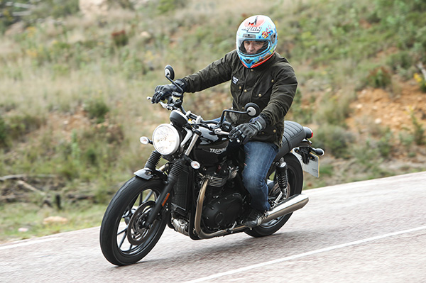 Triumph Street Twin Review - First Ride - Bikes 800cc-1000cc - Autocar ...