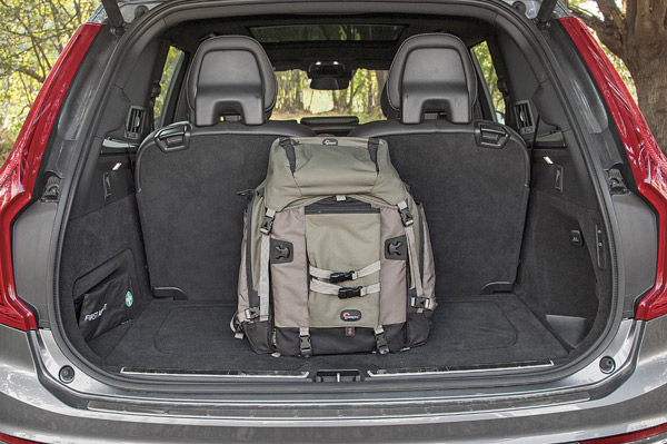 New Audi Q7 vs new Volvo XC90 comparison - Image 28