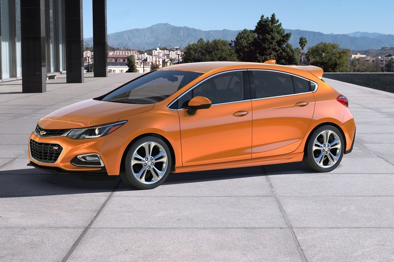 Next-gen Chevrolet Cruze hatchback revealed