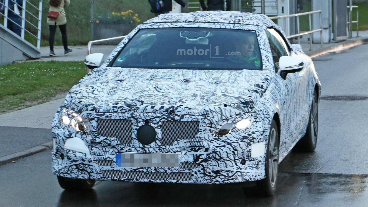 New Mercedes E-class loses its roof - Image 1