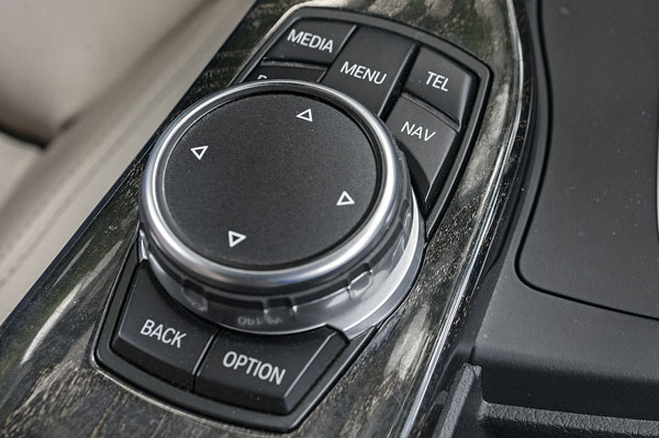 Mercedes C 250 d vs BMW 320d comparison - Image 15