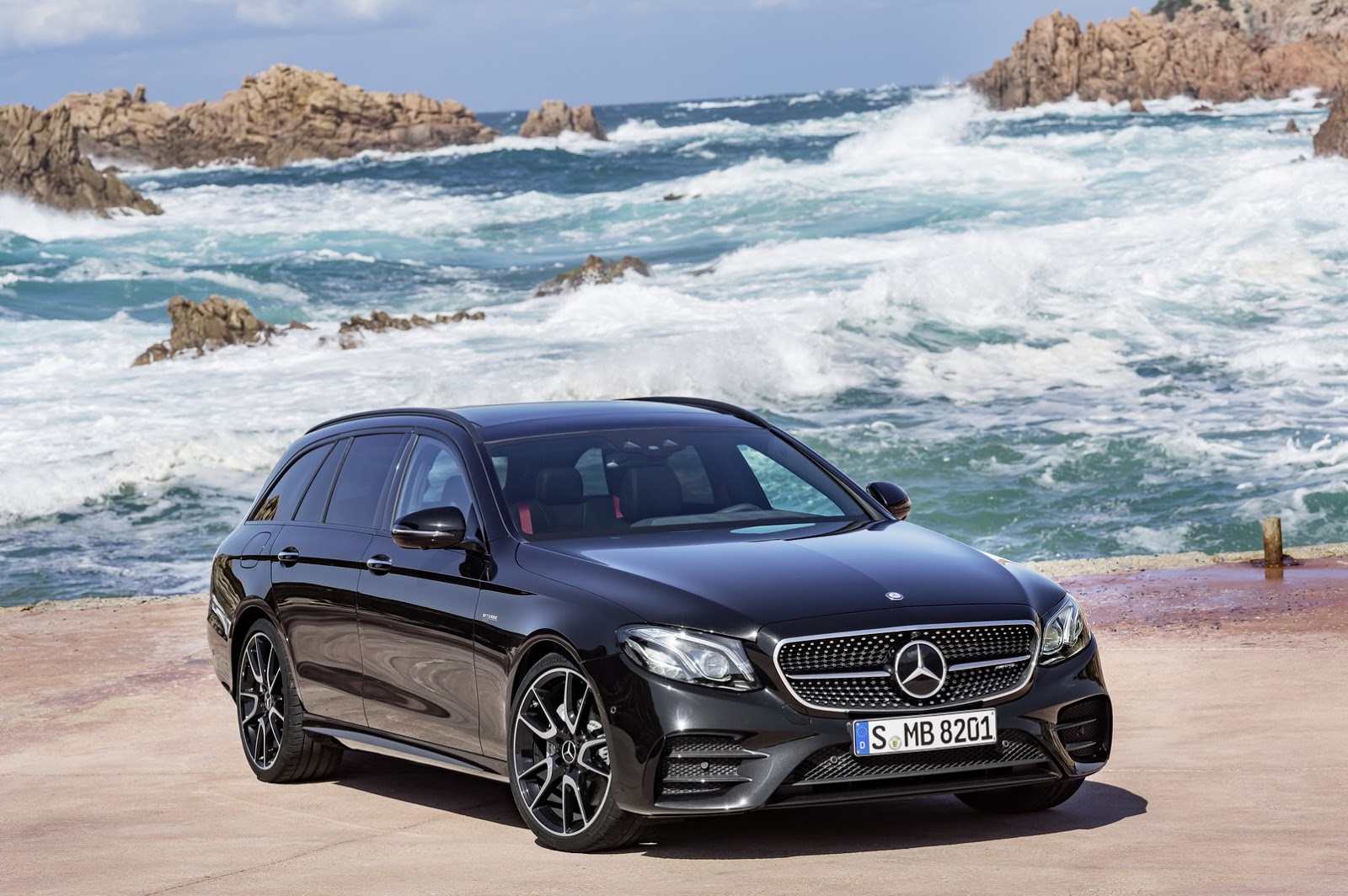 New Mercedes E-class Estate unveiled