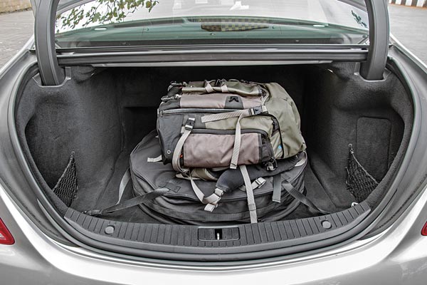 BMW 7-series vs Jaguar XJ vs Mercedes-Benz S-class comparison - Image 20