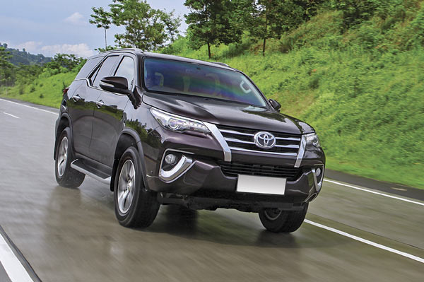 Toyota Fortuner Review 2.4 2016 - Toyota Fortuner 2.4 First Drive ...