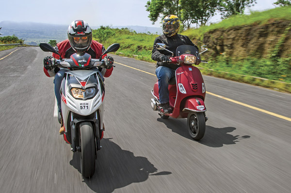 Aprilia SR 150 vs Vespa SXL 150 comparison - Image 2