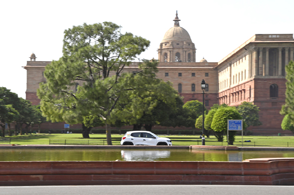 New Delhi to Paris in a Renault Kwid