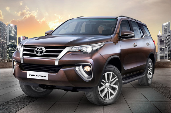 Toyota Fortuner crosses one lakh sales