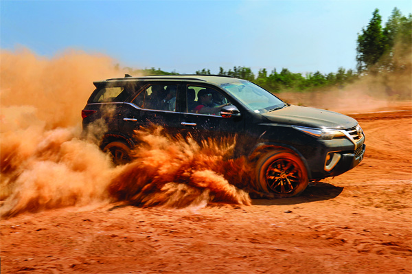 Toyota Fortuner off-road experience - Image 2