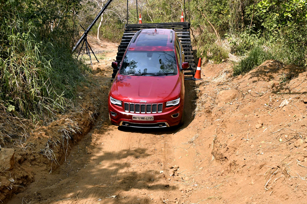 Off-roading with the Jeep Wrangler and Grand Cherokee  - Image 8