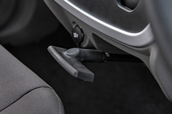 Maruti Ignis vs Grand i10 vs KUV 100 diesel comparison - Image 21