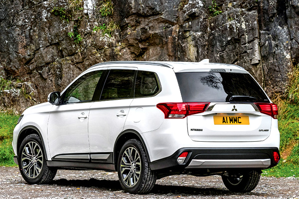 2017 Mitsubishi Outlander India launch soon - Image 3