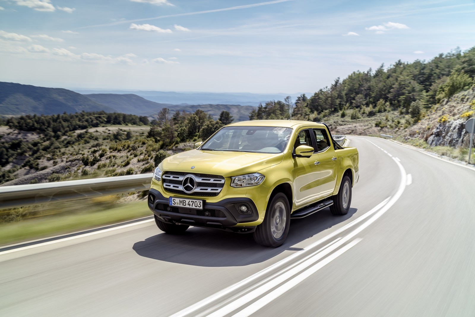 Mercedes X-class pickup unveiled - Image 10
