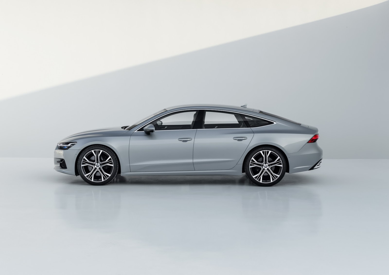 2018 Audi A7 Sportback revealed - Image 2