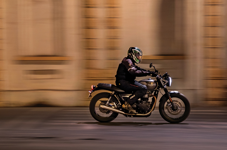 2016 Triumph Street Twin Review  Launch Test  MCNews