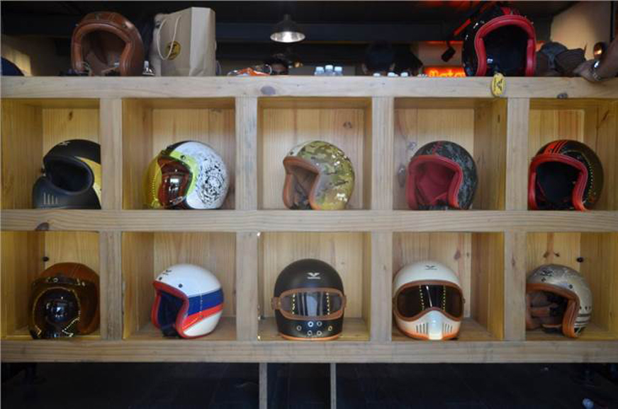 Twowheeler dealers in Tamil Nadu to provide a BIScertified helmet to