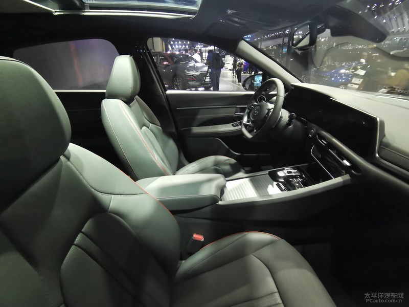 New Hyundai ix25 (Creta) with unique interior showcased in China - Image 3