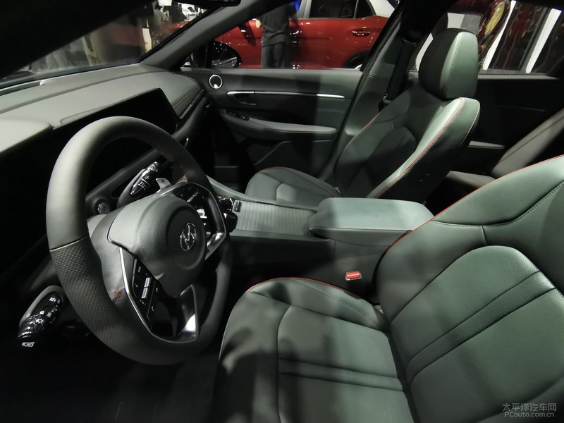 New Hyundai ix25 (Creta) with unique interior showcased in China - Image 2